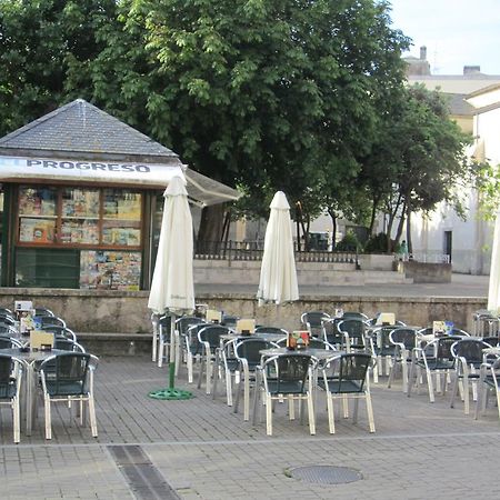 Hostal Linares Ribadeo Exterior photo