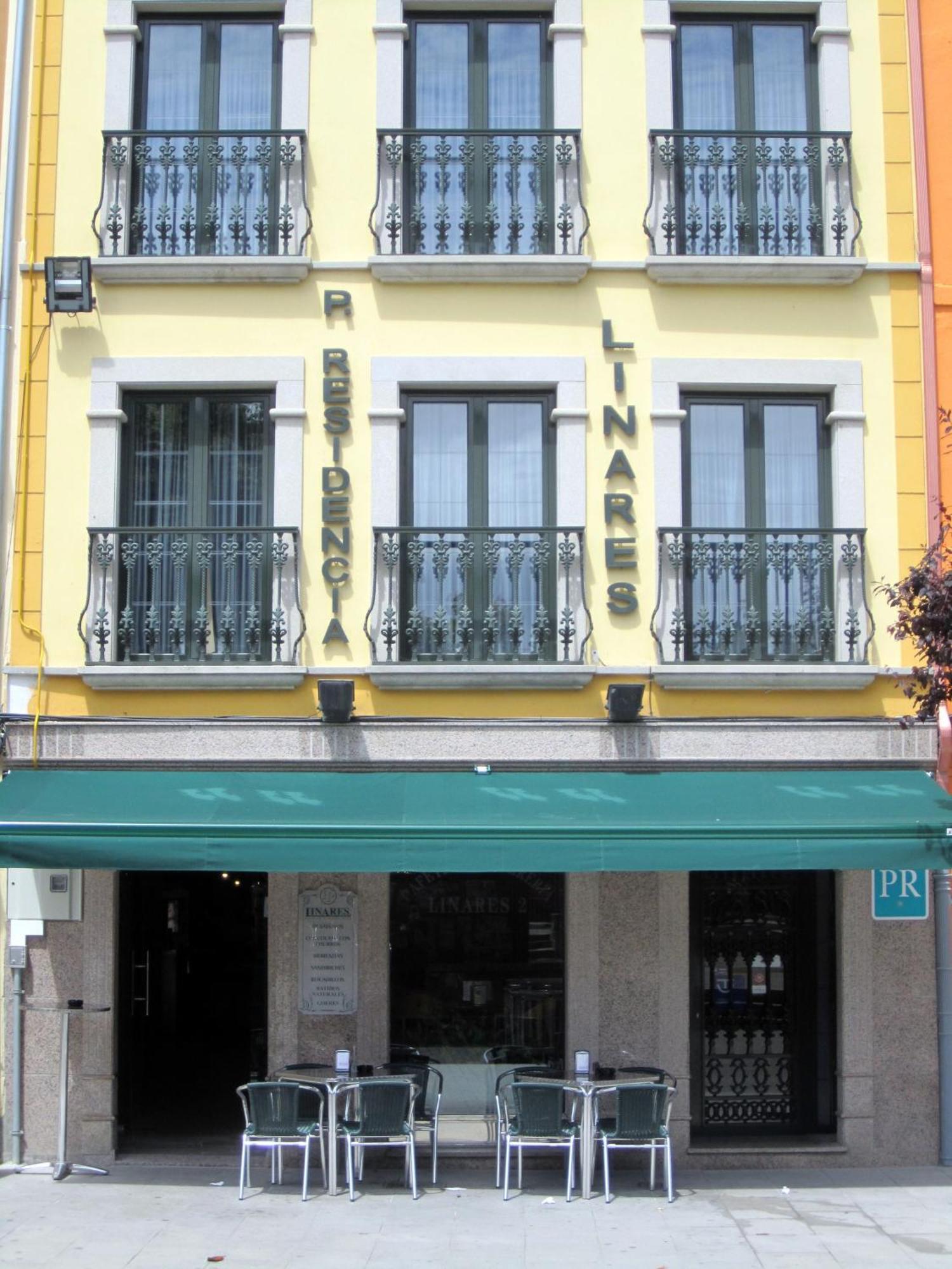 Hostal Linares Ribadeo Exterior photo
