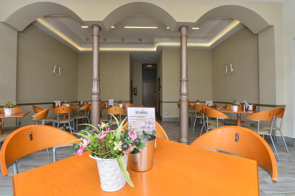 Hostal Linares Ribadeo Exterior photo