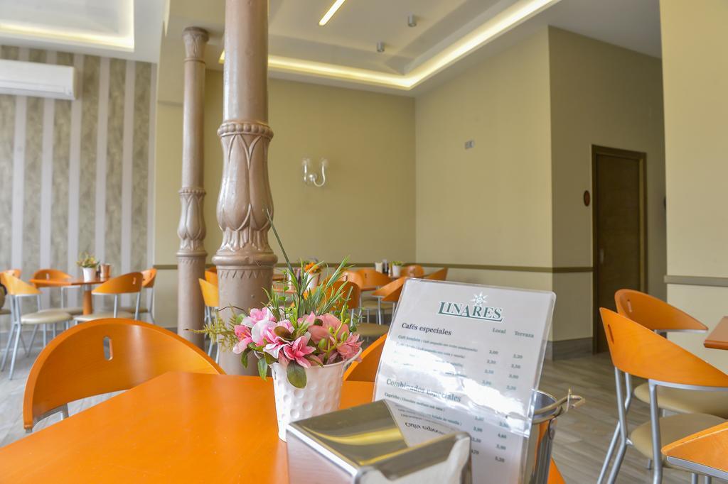 Hostal Linares Ribadeo Exterior photo
