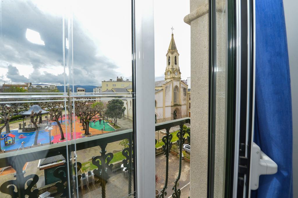 Hostal Linares Ribadeo Exterior photo