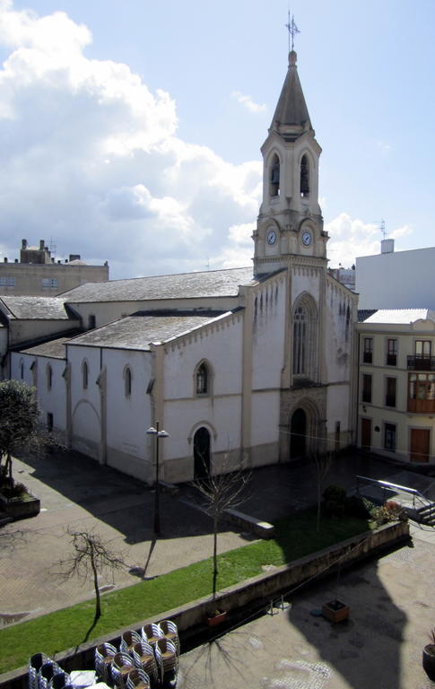 Hostal Linares Ribadeo Exterior photo